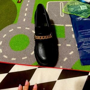 Loafers noir en parfait état puisque jamais porté beaucoup trop grande 8gr